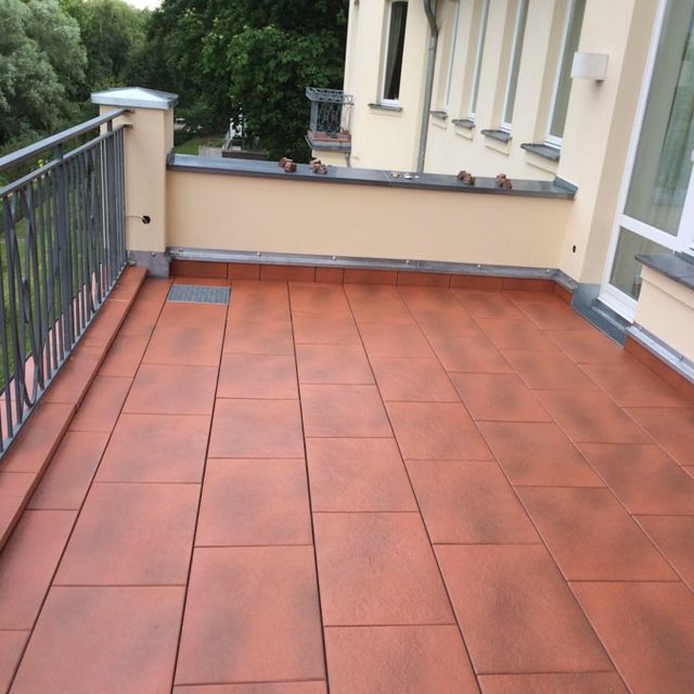 Rohde Dach GmbH - Terrassenbeläge Fliesen